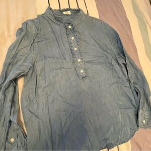 Women’s Crown & Ivy Light Denim Ruffled Collar Shirt